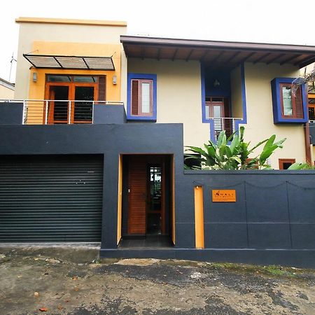 Oyo 437 Amali Residence Nugegoda Buitenkant foto