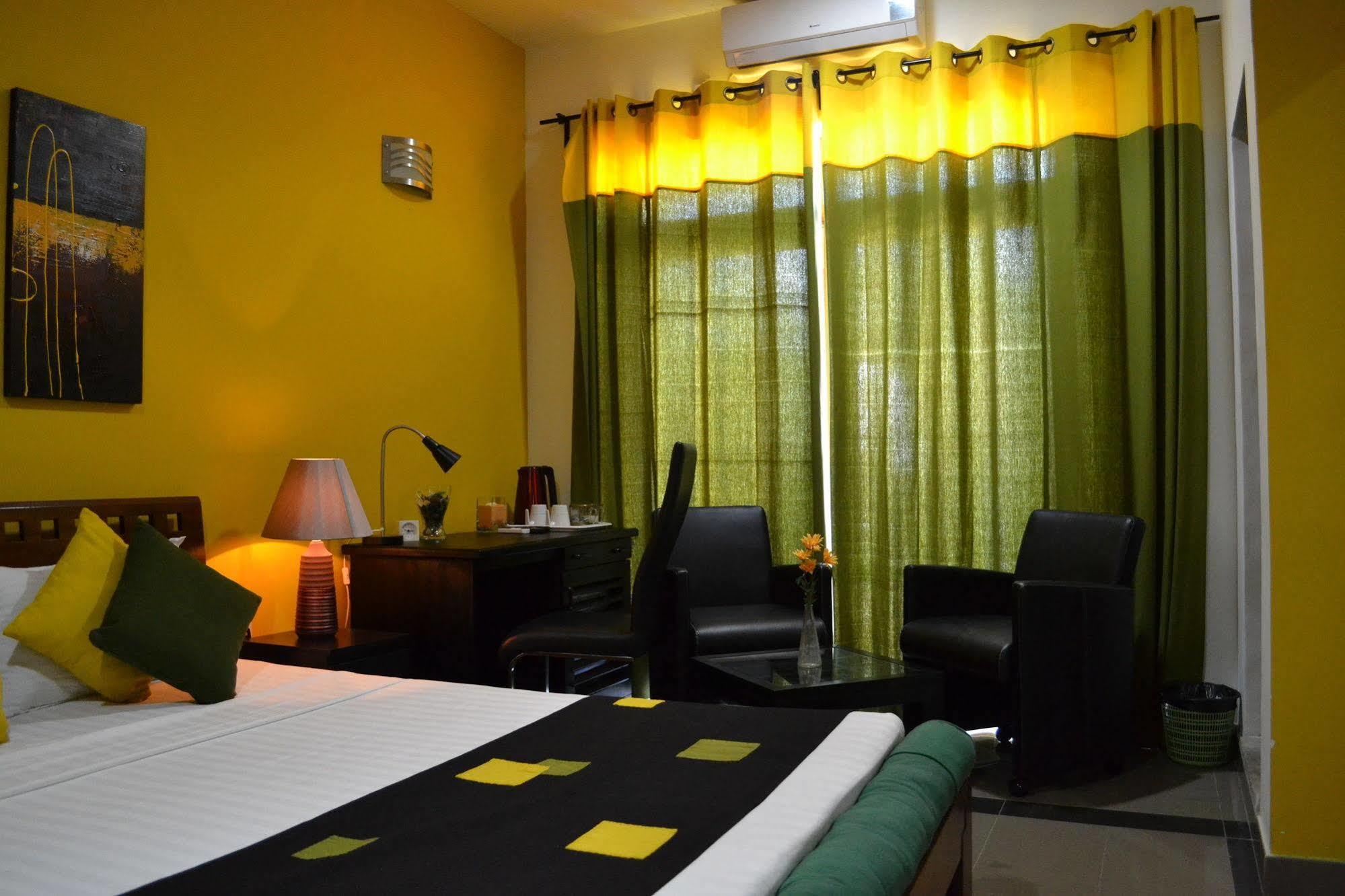 Oyo 437 Amali Residence Nugegoda Buitenkant foto
